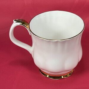 Royal Albert VAr D'or cone china tea cup